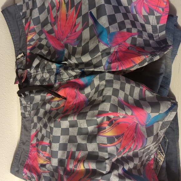 Swim shorts - Picture 1 of 3